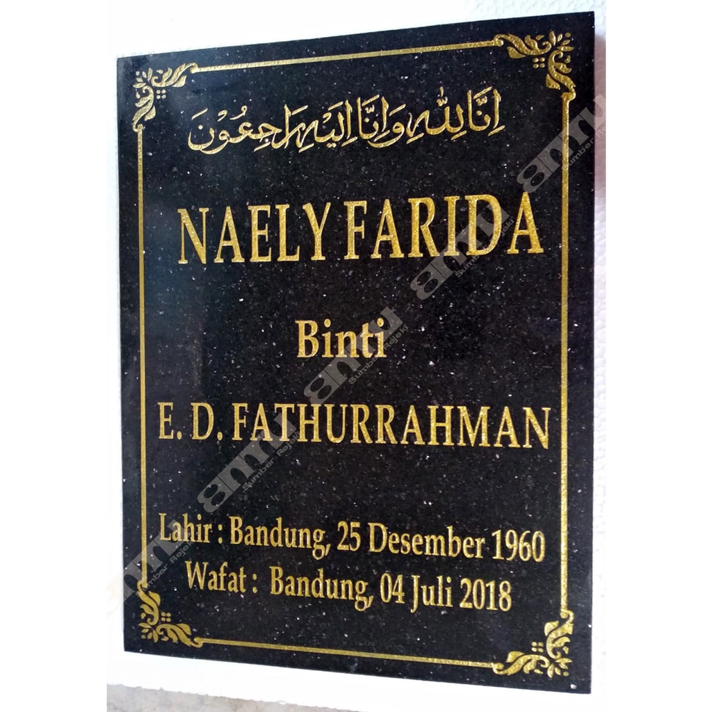 Batu Nisan Lempengan Granit Alam Black Gold / Galaxy (30x20cm)