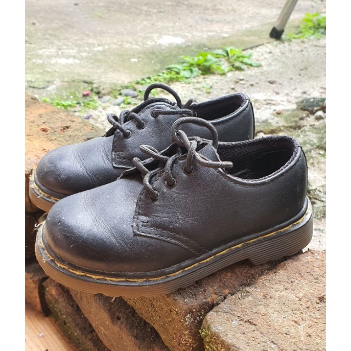 Sepatu dr martens clarks skechers anak second