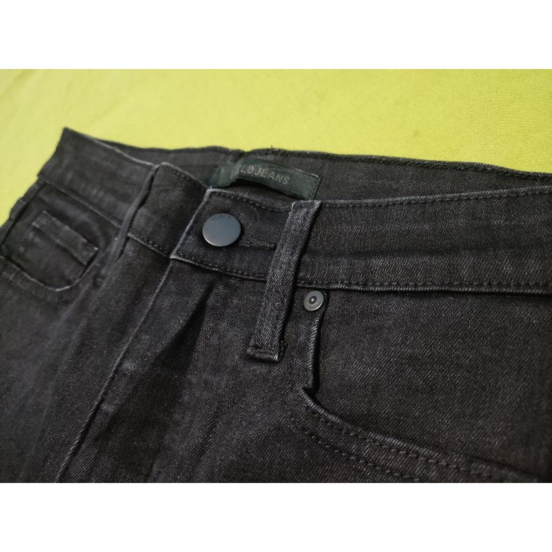 Uniqlo Jeans Slim Fit Straight Pria
