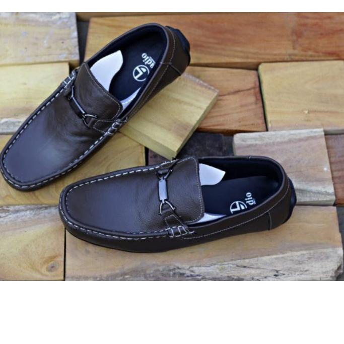 Trend Sepatu pria kulit asli