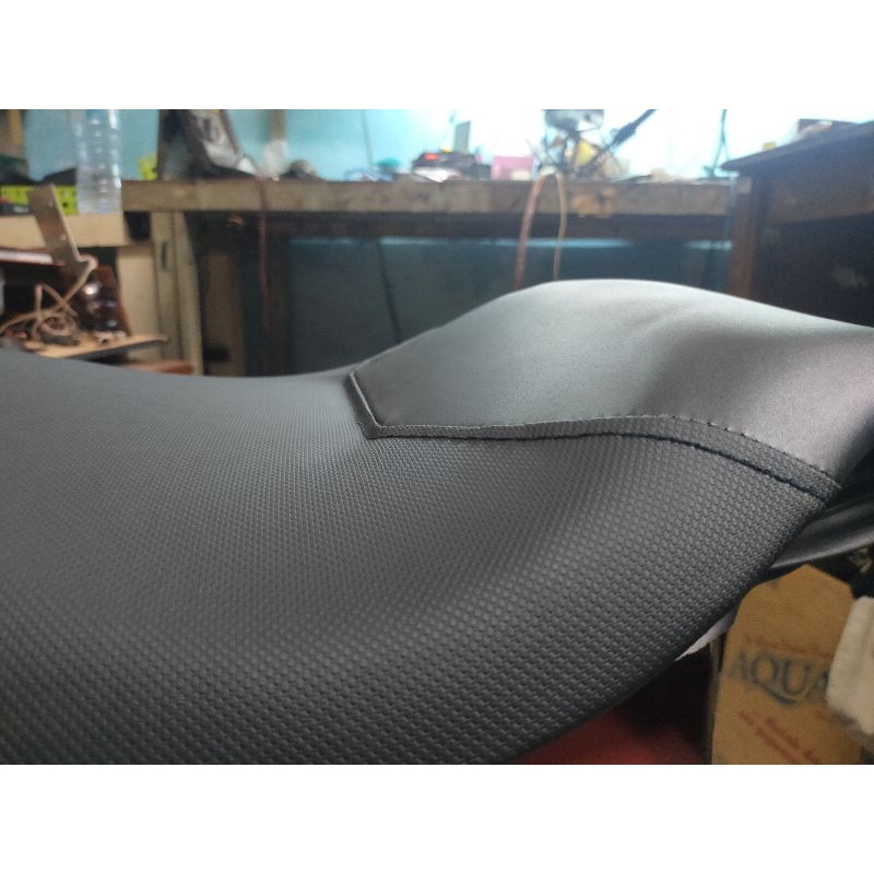 Kain jok motor Aerok