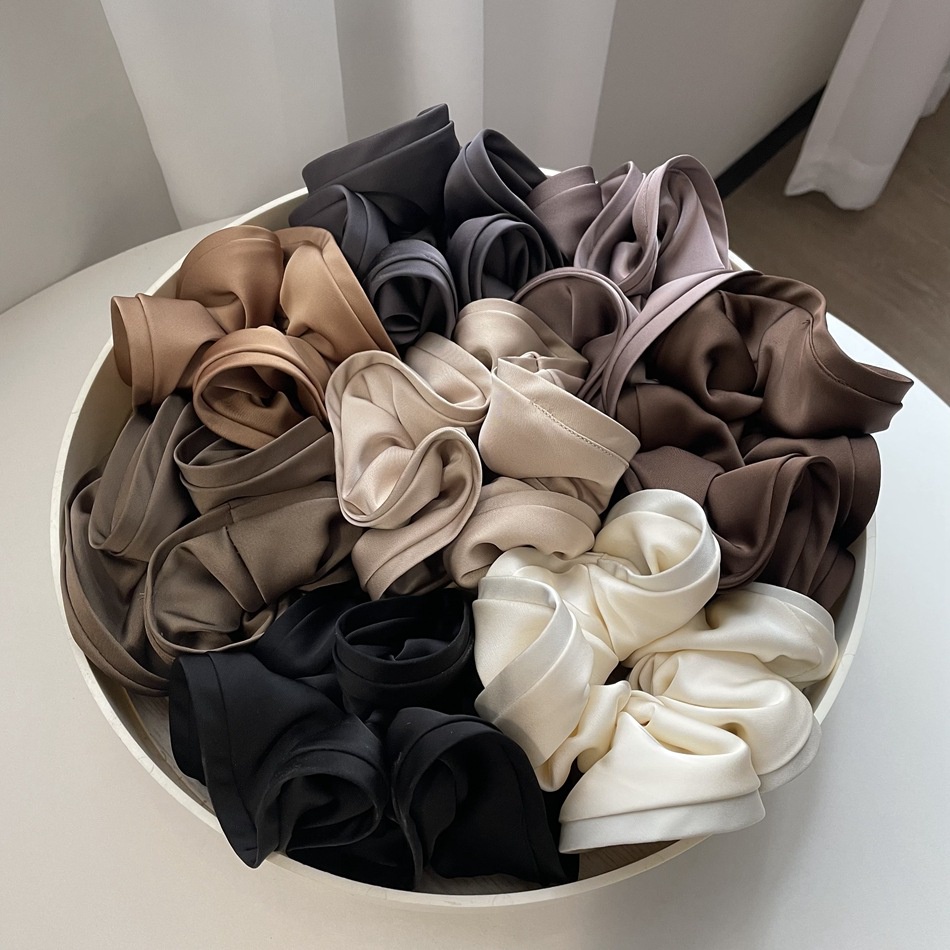 FRENCH BIG RING SCRUNCHIE HAIR TIE KARET IKAT RAMBUT SILK SATIN WARNA POLOS COKELAT HITAM HIJAU ABU-ABU MERAH BESAR KOREA KOREAN SCRUNCHIES PITA