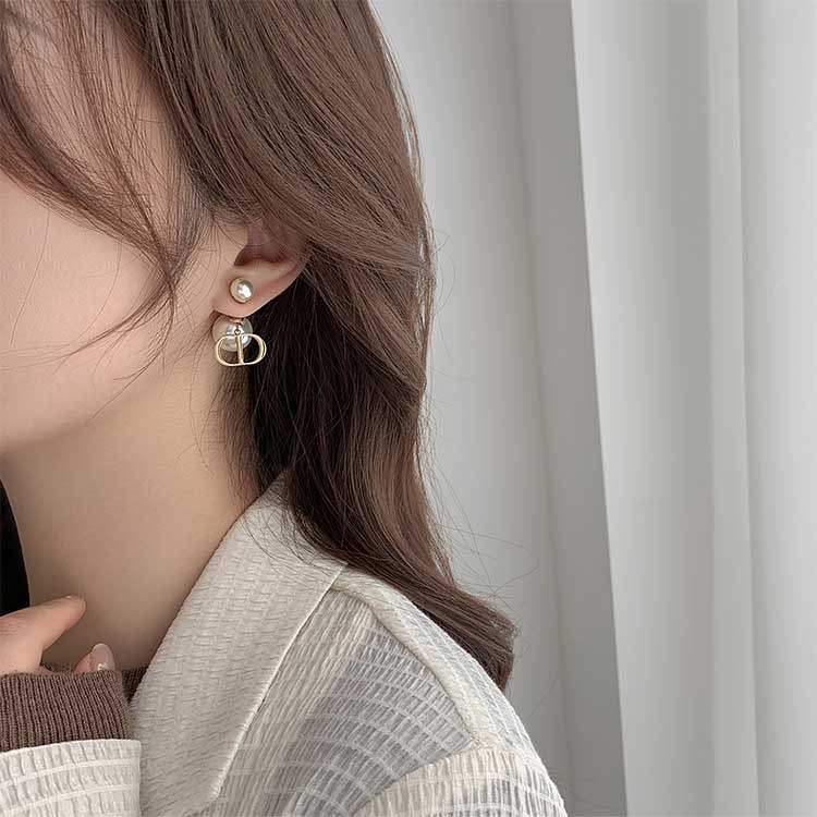 Anting Tusuk Desain Wajah Tersenyum Hias Zircon Gaya Korea/Mewah Untuk Wanita