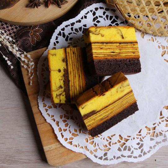 

Dijamin Ori>/ [3in1] Kue Lapis Surabaya/Spikoe - Lapis Legit - Bronis (Seriboe Lapis)