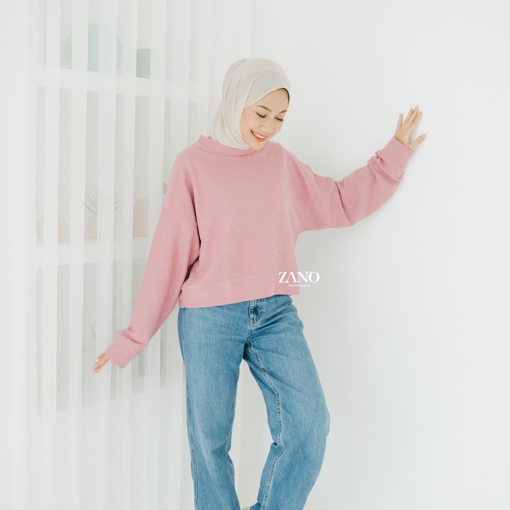 ZANO BASICS Sweater Crop Queen