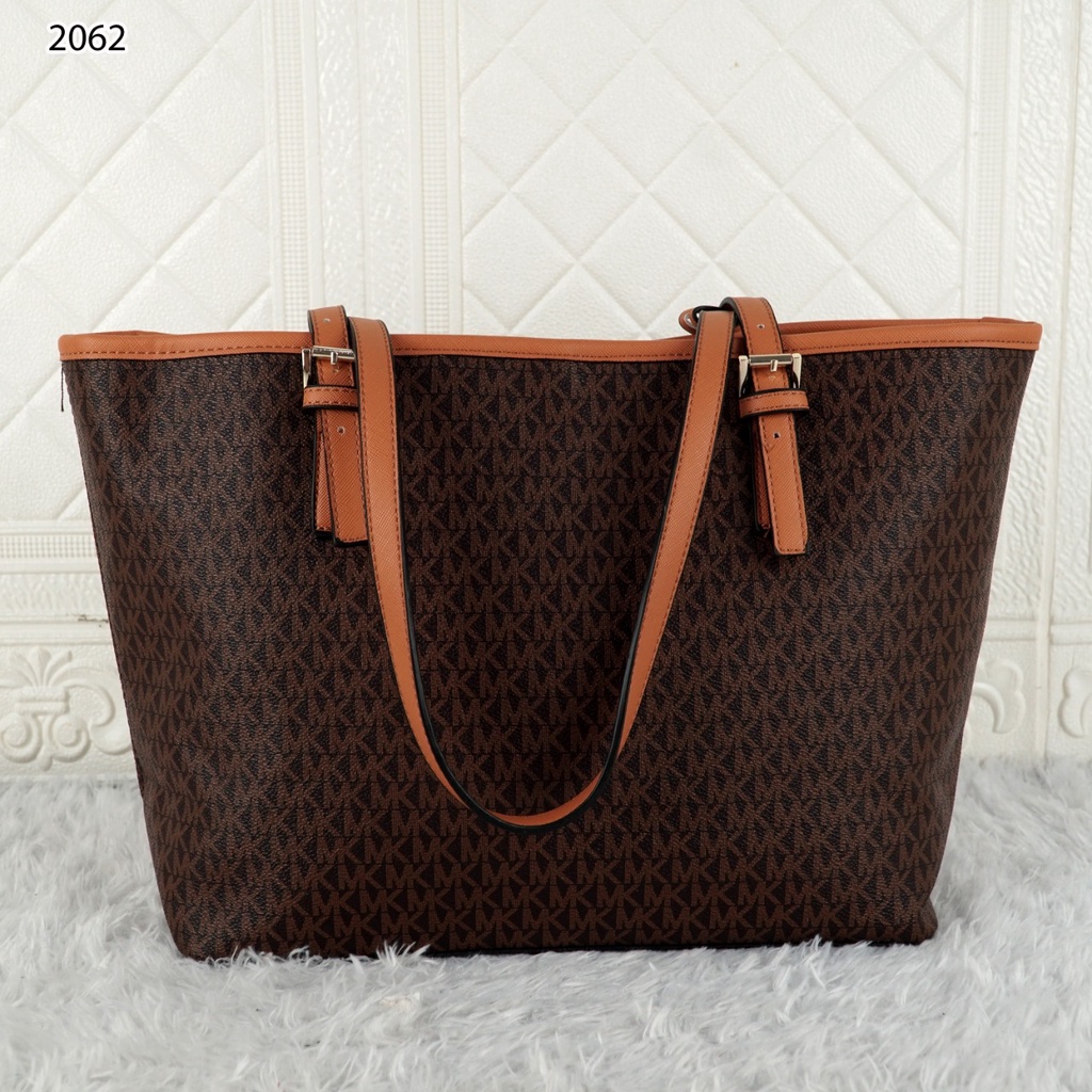 BAG Jetset Carryall Tote 2062