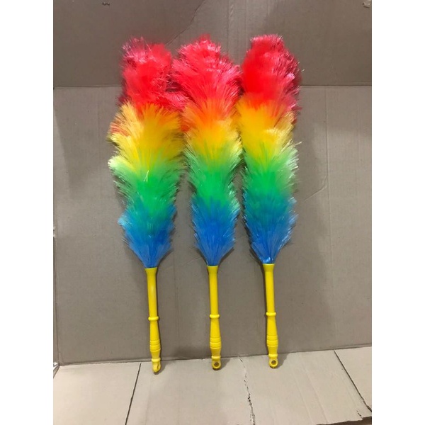 Kemoceng tali rafia gagang kuning