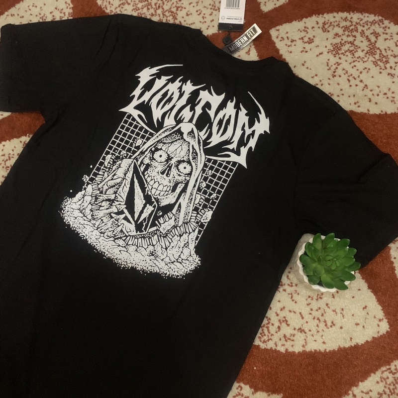 Kaos volcom skate viral tee mirror