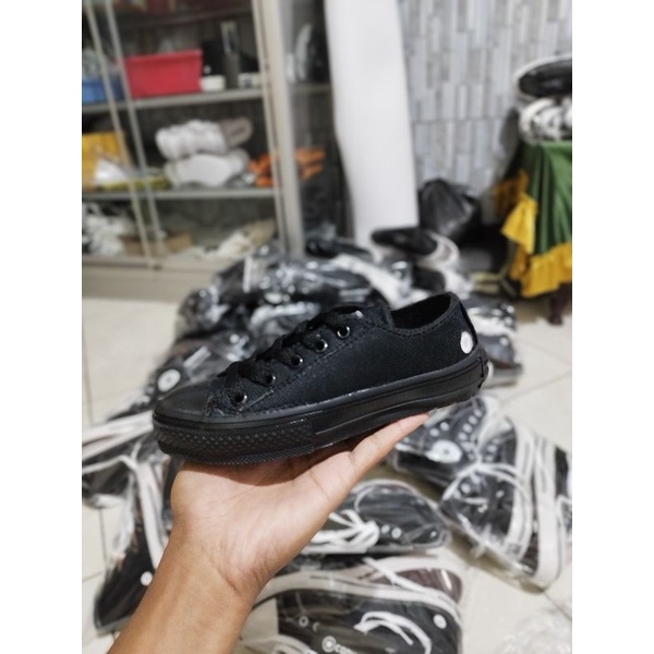 SEPATU SNEAKERS ANAK DAN DEWASA / SEPATU SEKOLAH / SEPATU HITAM POLOS / SEPATU CONVERSE HITAM POLOS / SEPATU BOOT CONVERSE HITAM / SEPATU CONVERSE HIGH 70s