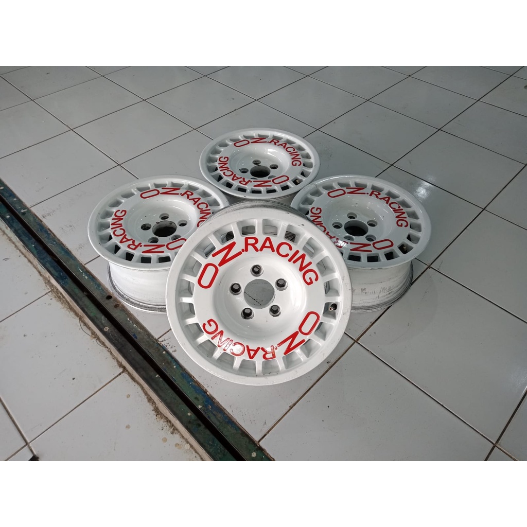 Pelek Mobil Bekas Merk Oz Rally Ring 15x7 Pcd 5x114 warna putih
