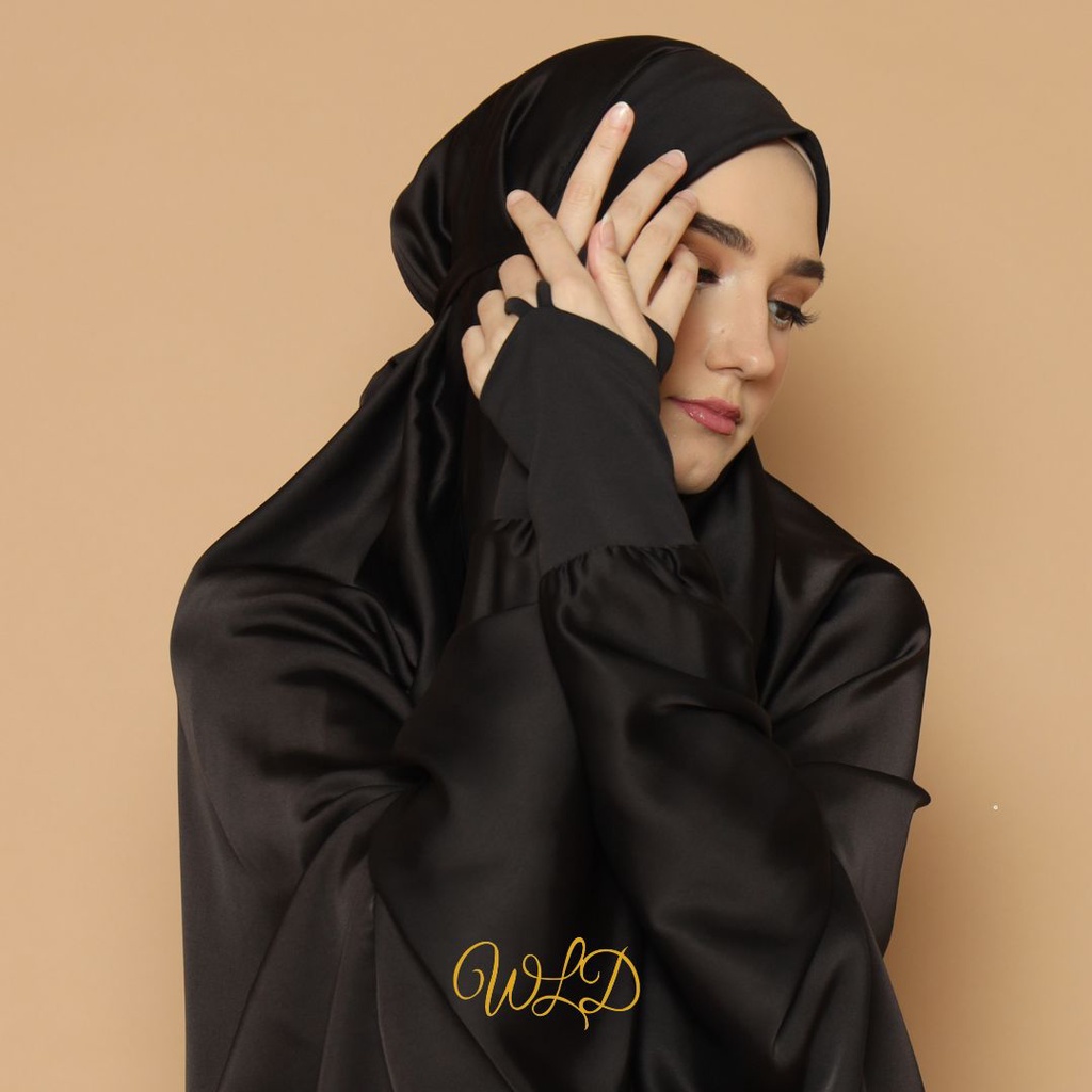 Gallery Chiara - Mukena Terusan Polos Hitam / Mukena Terusan Polos Silk / Mukena Terusan Silk