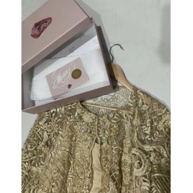 Azalea top by cera official