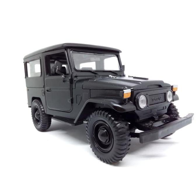 Mainan replika MOTORMAX Toyota Hardtop FJ40 BLACK 79323