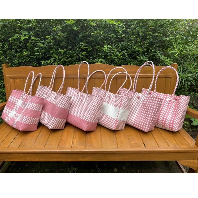 

♘ Tas Anyaman plastik / Tas Belanja / Tas Souvenir / Hampers / Tas Varian Pink READY STOK よ