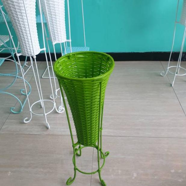 POT BUNGA ROTAN MURAH KAKI PENDEK