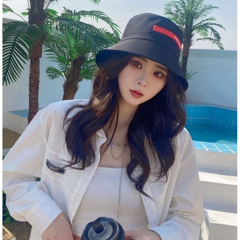 Topi Bucket Prada Lis Merah Qulaity Import