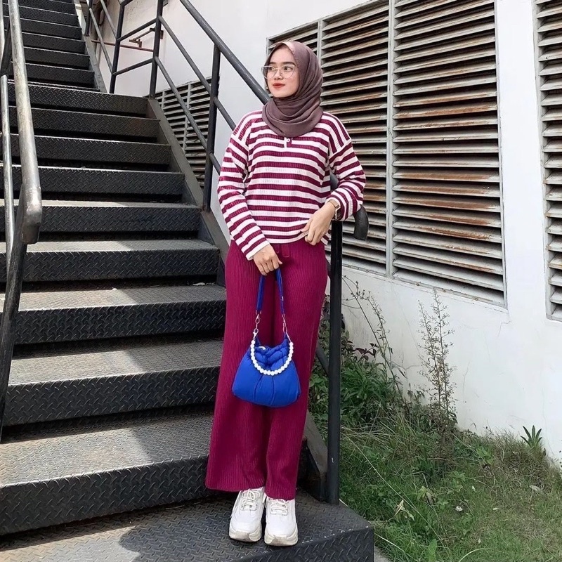 SWEATER RAJUT KERAH MOTIF GARIS SECER WANITA