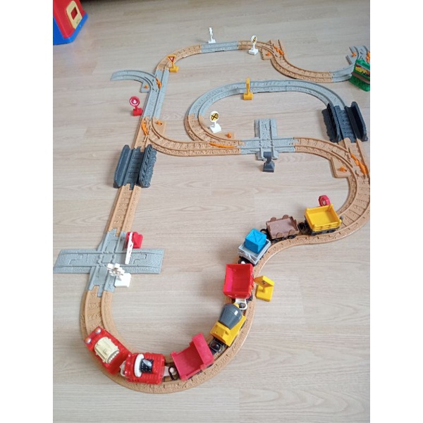 Mainan kereta api Geotrax mattel