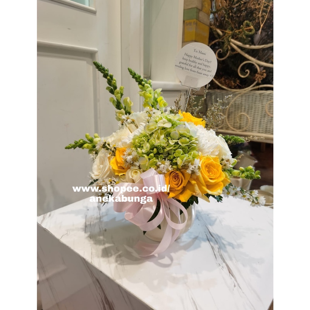 Rangkaian Pot Bunga Asli Vas Hias Fresh Table Vase Flower Arrangement Get Well Soon Mothers Day toko