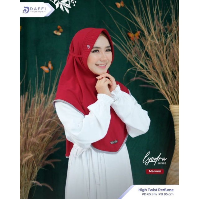 Lyodra Maroon Daffi Hijab