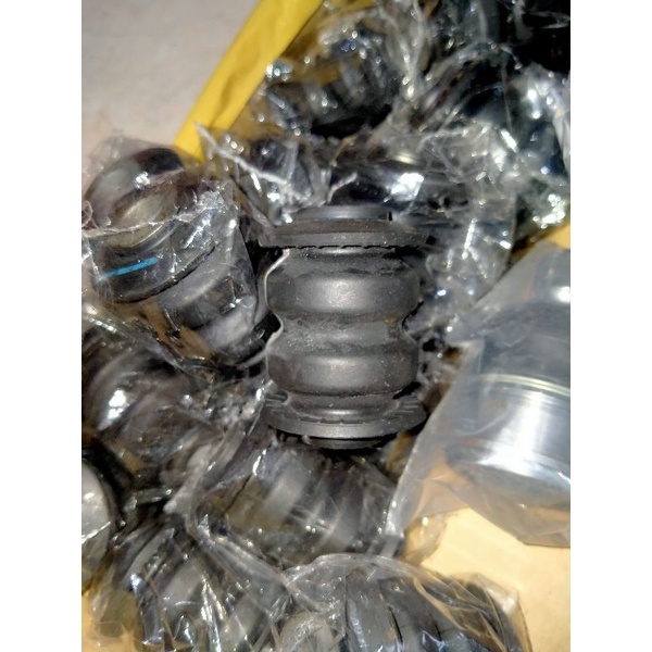 bushing lower arm kecil grand Livina original