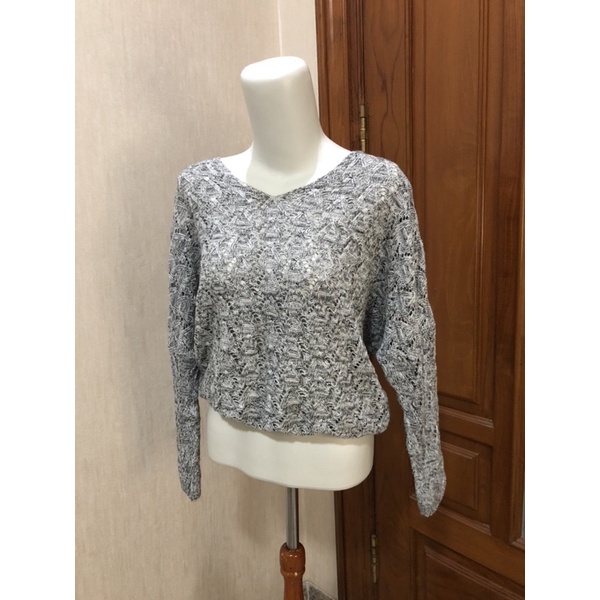 sweater bulu style (thrift)