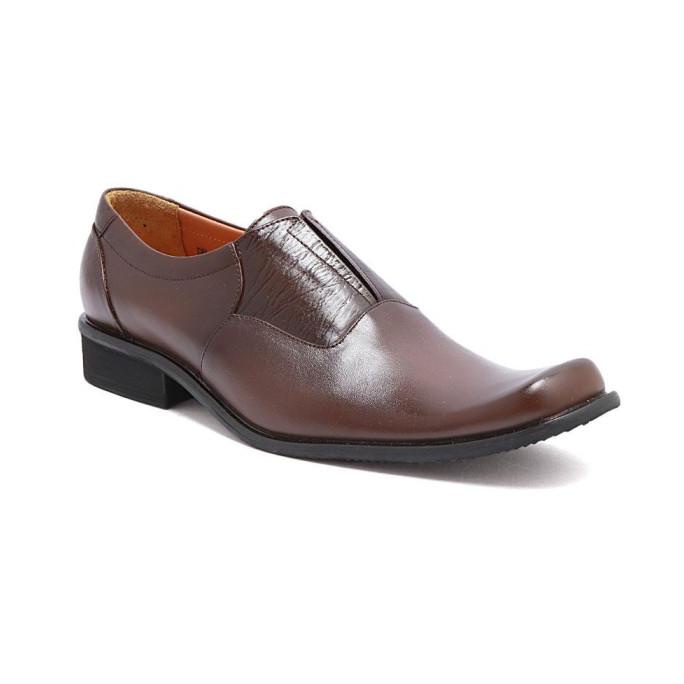 SEPATU PANTOFEL PRIA BUCCHERI JENS COKLAT