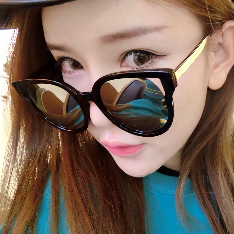 (YUZHU) Korea Fashion Oversized Frame Cat Eye Polarized Sunglasses Vintage Fashion Kerai Kacamata Hitam Wanita