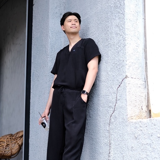 Baju Jaga V NECK SS - BLACK Scrubs Theatre Blues First Line Pendek