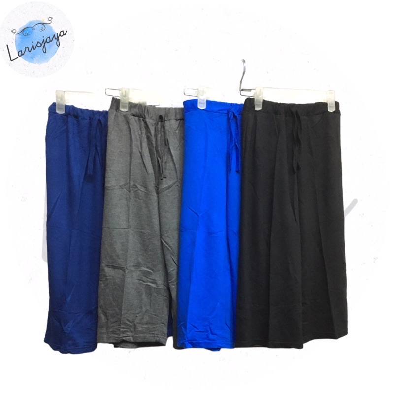 Celana Pendek Wanita Selutut Bahan Kaos / Celana Kulot