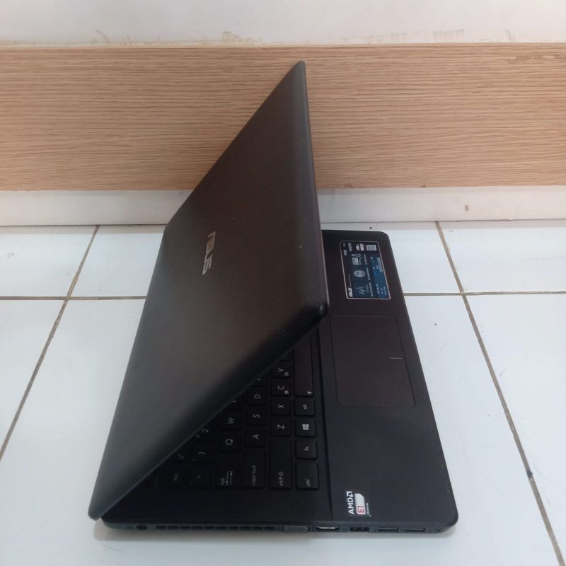 Laptop Asus X452EA Amd E1-2100 Ram 4GB Hardist  500GB Layar 14 inch Full aplkasi siap pakai windows 10