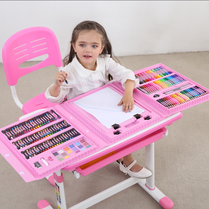 1 SET 208 KRAYON RAYON SUPER MEGA ART SET Crayon Set Alat Mewarnai Rainbow Alat Menggambar Koper Gambar Bergambar motif Pink Biru drawing Mewarnai Hadiah anak-anak Warna pensil Alat Super Umur Kecil Lengkap Lucu Viral Aneh Laris Barang Melukis Lukisan