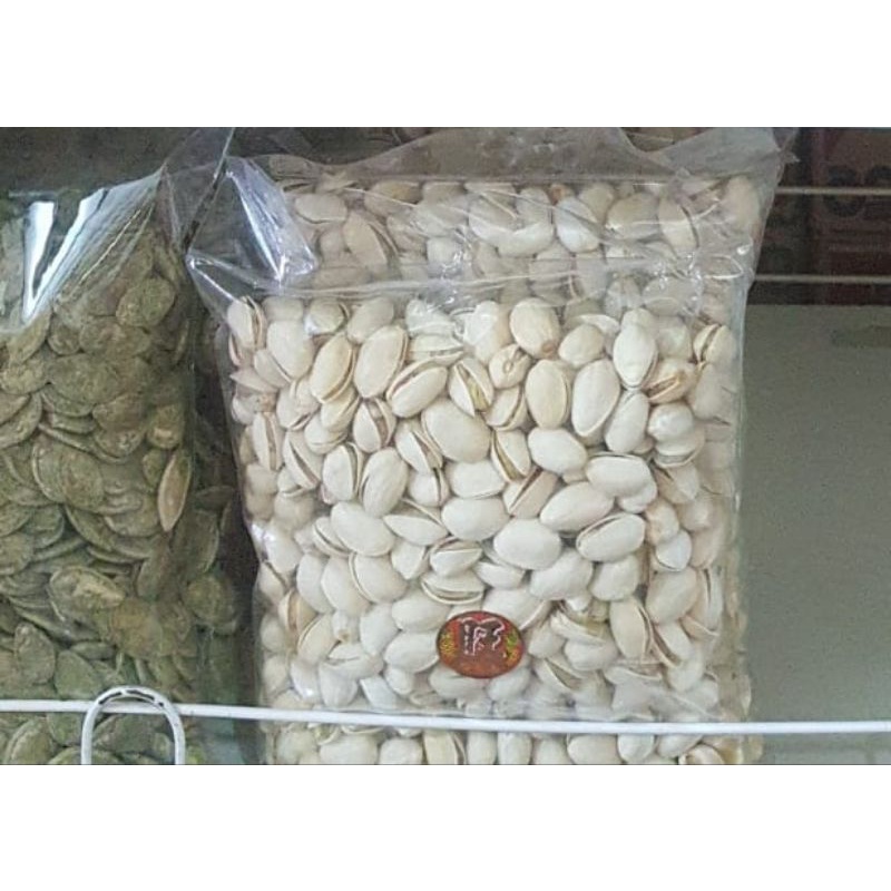 

KACANG PISTACHIO KACANG IMLEK CNY CHINESE NEW YEAR HAMPERS IMLEK