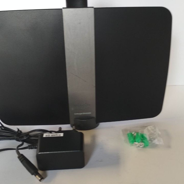 Cisco Linksys EA4500 Dual Band + Adaptor