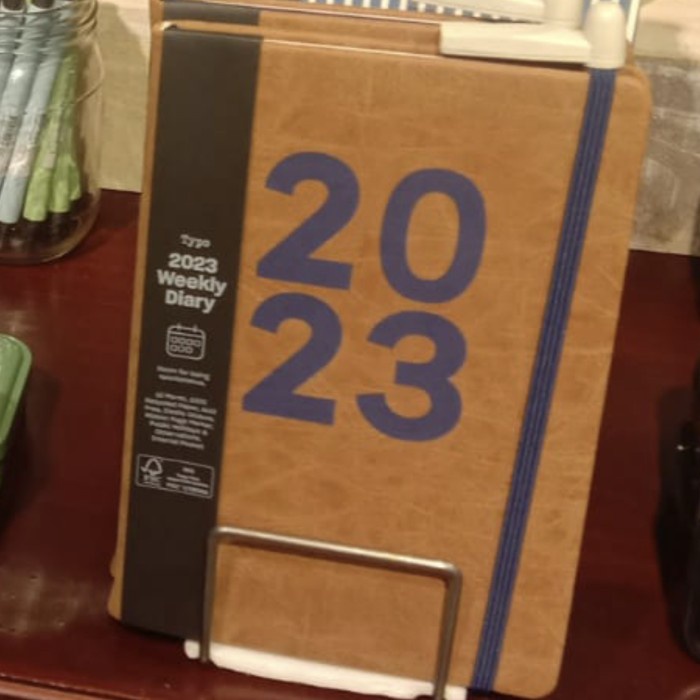

Agenda Typo Buku Jurnal Weekly Planner Mingguan Jadwal 2023 A5 Original Unik