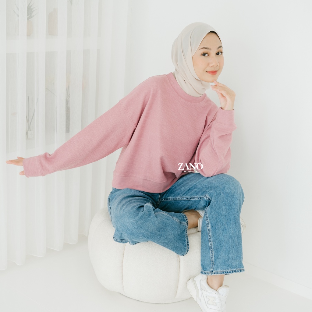 ZANO BASICS Sweater Crop Queen