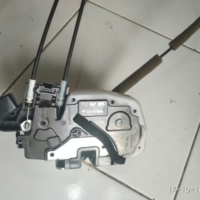 <<<<<] doorlock actuator livina belakang kiri