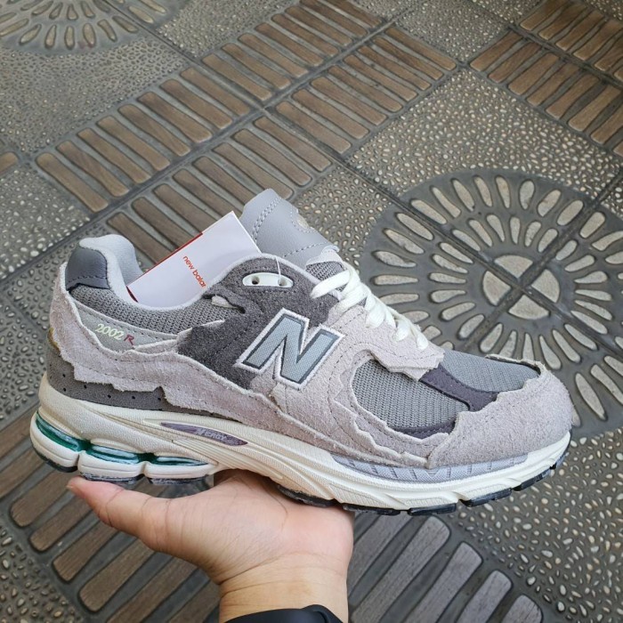 Sepatu Pria/Wanita Nb New Balance 2002r Protection Pack Rain Cloud 39 Sneakers Harian Keren Sport Ru