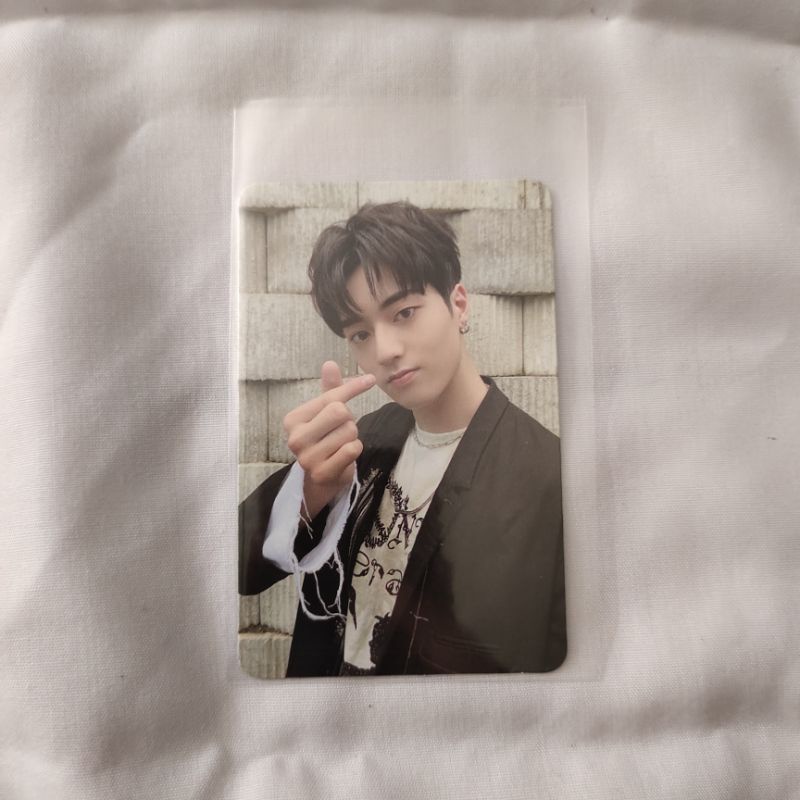 PHOTOCARD HARUTO TREASURE CHAPTER TWO OFFICIAL