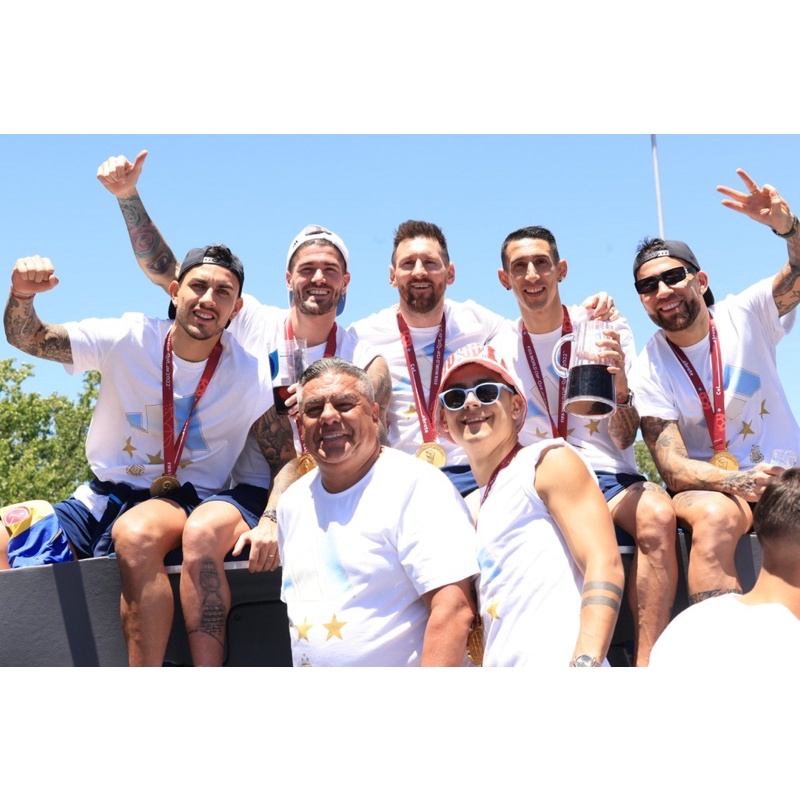 Kaos Argentina Juara Konvoi