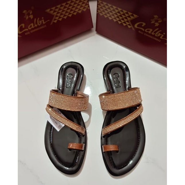 Sandal jempol wanita model biasa merk calbi