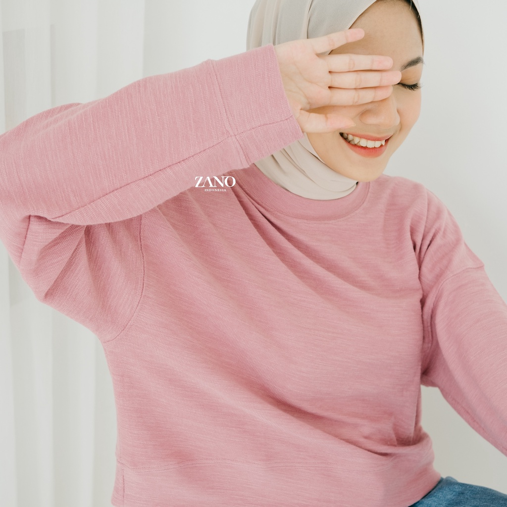 ZANO BASICS Sweater Crop Queen