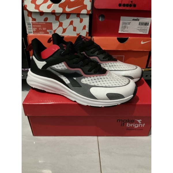 Ori Sale Sepatu Diadora Putih hitam CORNELIO Cowok Pria