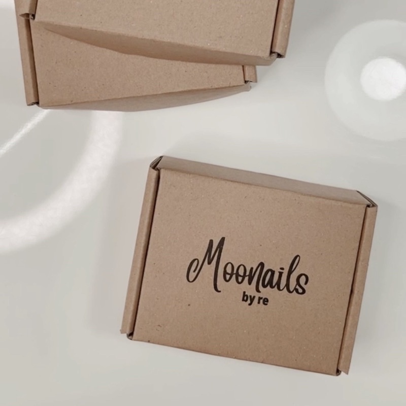 

box moonailsbyre + bubble wrap