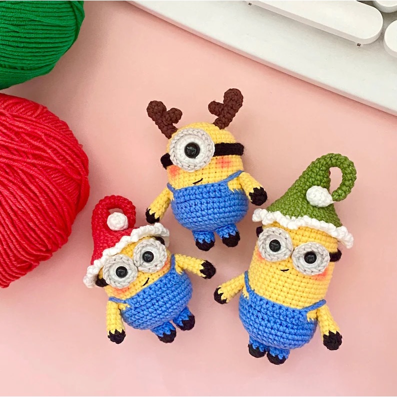 BONEKA RAJUT MINION CHRISTMAS AMIGURUMI DOLL