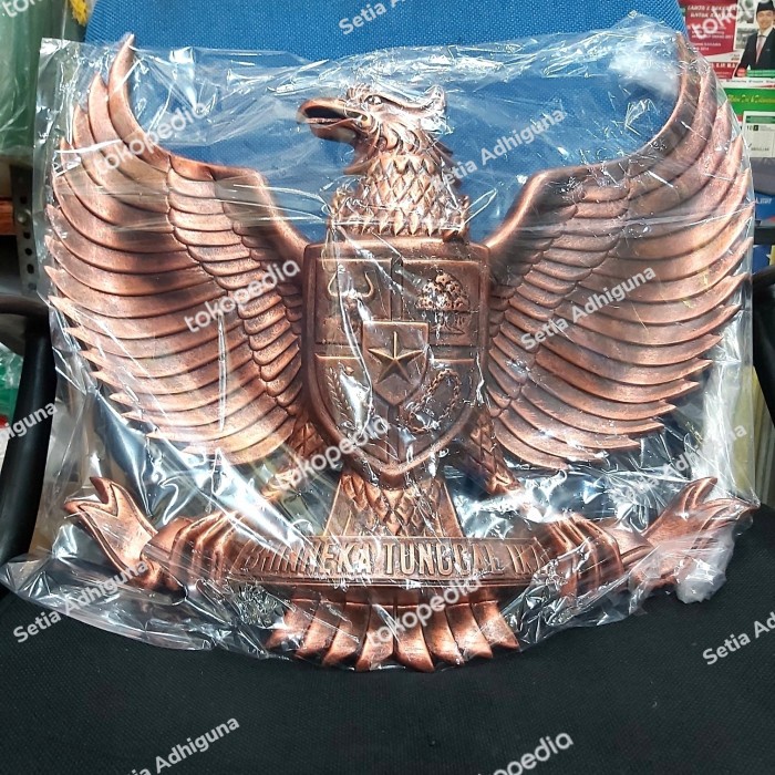 

LAMBANG GARUDA FIBER PERUNGGU 50CM