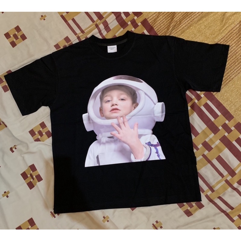 Kaos Tshirt ADLV astronot boy second thrift preloved