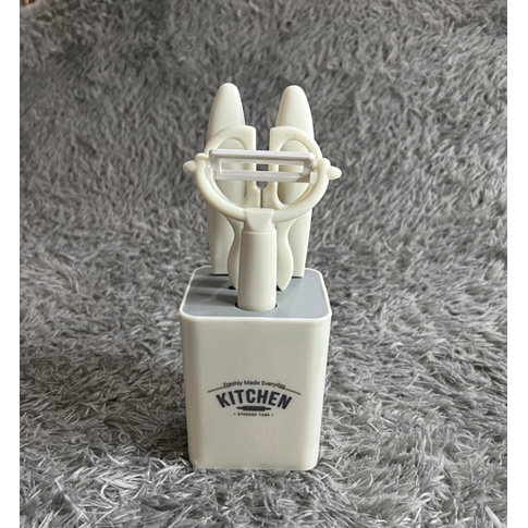 PISAU SATU SET DENGAN WADAH PENYIMPANAN WARNA PUTIH / PISAU SATU SET