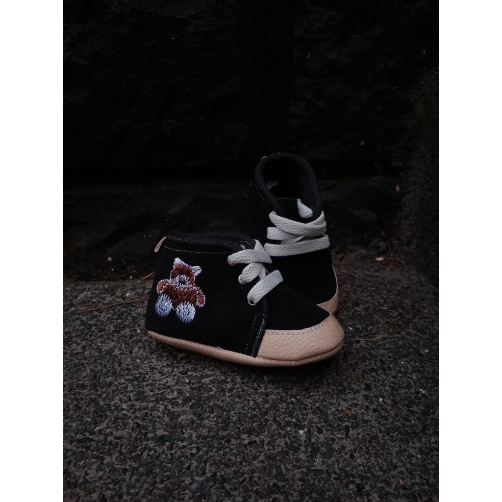 sepatu bayi perempuan laki laki bludru prewalker 0-12 bulan Lucu