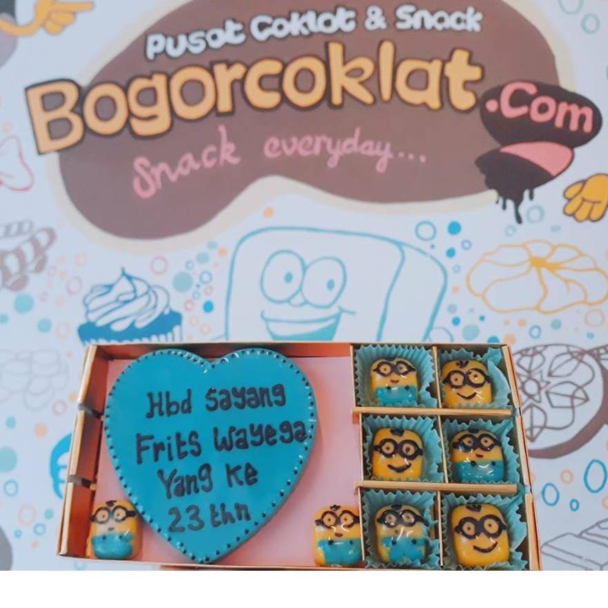 

7.7 Brand Kado Coklat Ulang Tahun Sekat 18 Blok Love